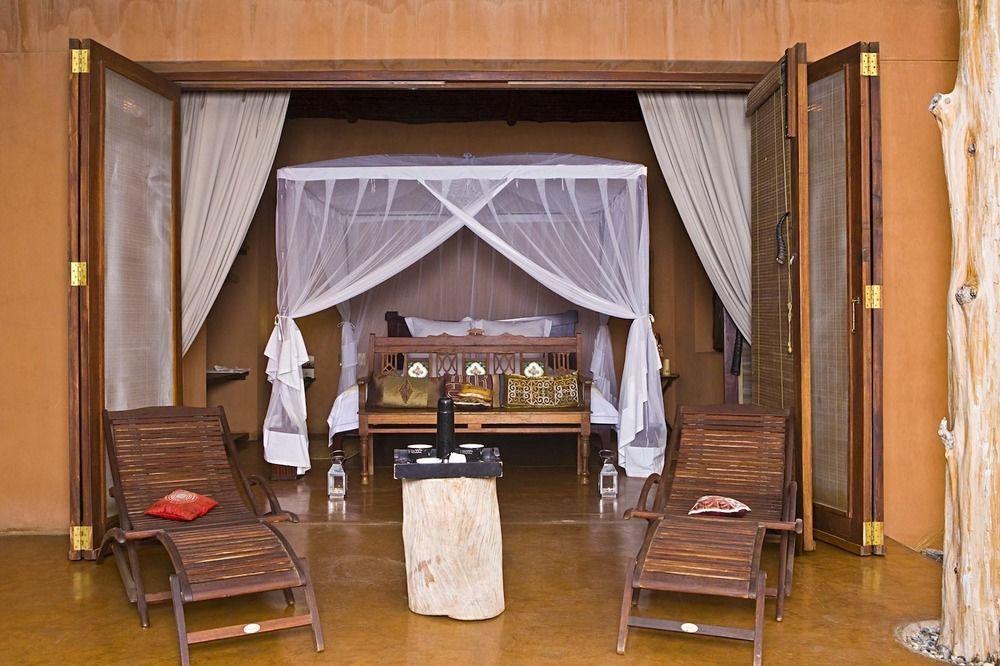Okahirongo Elephant Lodge Purros Exterior photo